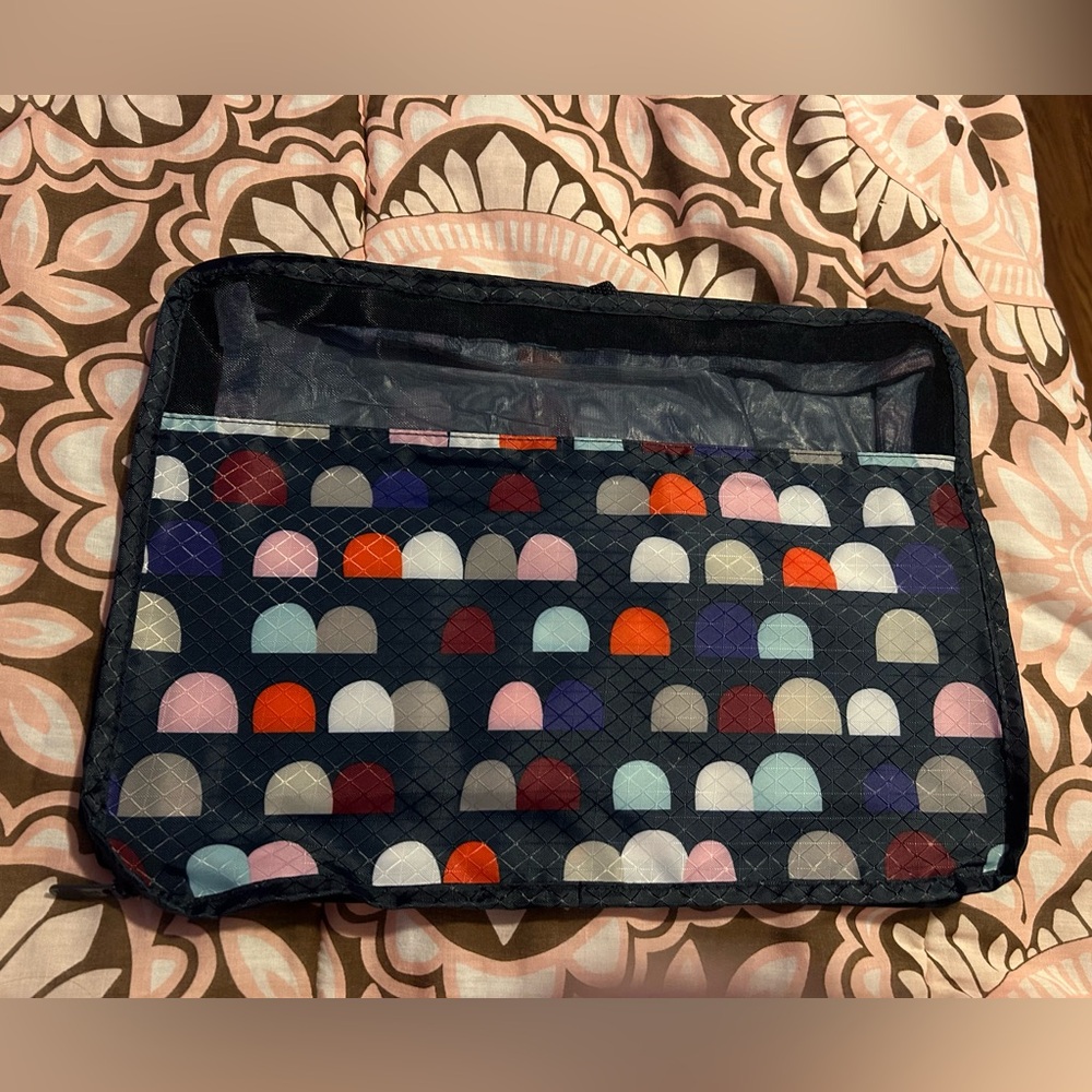 Thirty-one Medium pack & zip cube- gumdrops spots